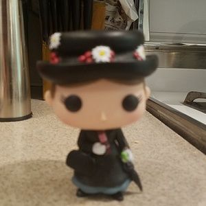 Meet your Posher, Laurie